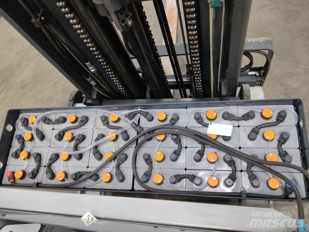 Still FM-X14 Reach truck - depo içi istif araçları