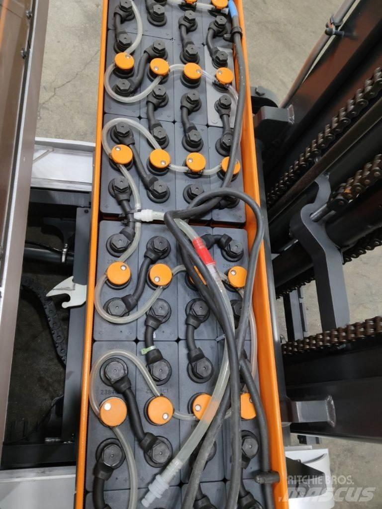 Still FM-X14 Reach truck - depo içi istif araçları