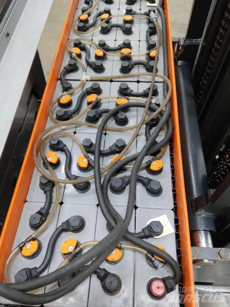 Still FM-X14 Reach truck - depo içi istif araçları