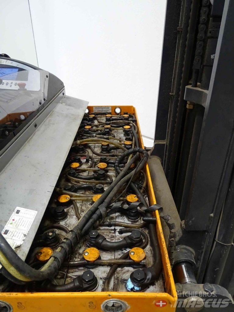 Still FM-X14 Reach truck - depo içi istif araçları