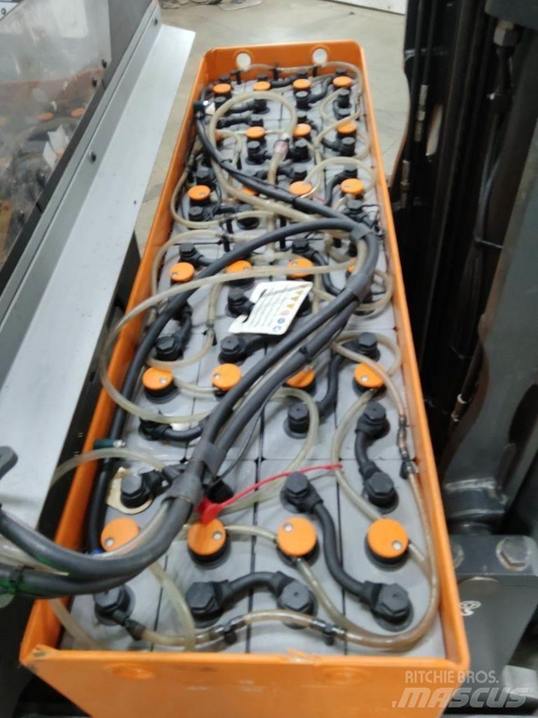 Still FM-X14 Reach truck - depo içi istif araçları
