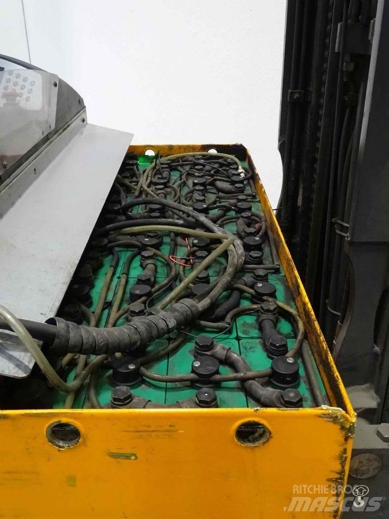 Still FM-X14 Reach truck - depo içi istif araçları