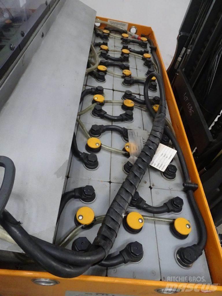 Still FM-X14 Reach truck - depo içi istif araçları