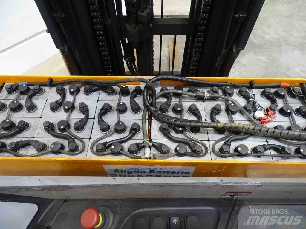 Still FM-X14 Reach truck - depo içi istif araçları