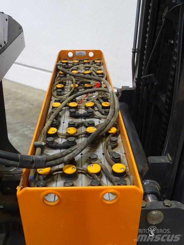 Still FM-X14 Reach truck - depo içi istif araçları