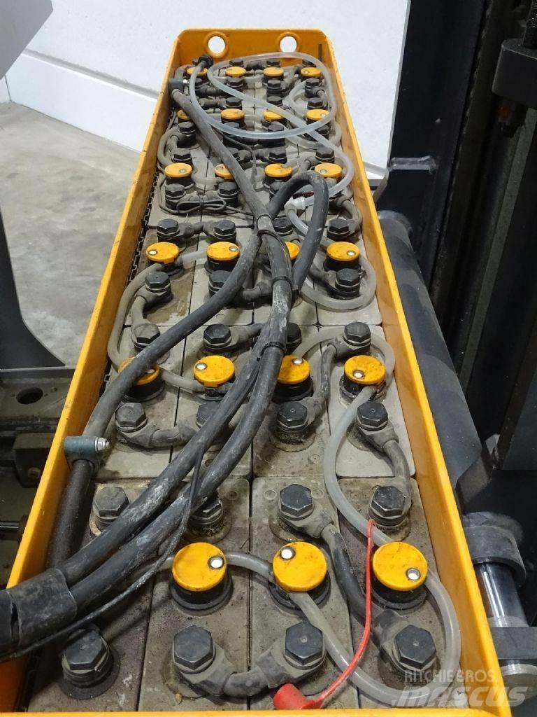 Still FM-X14 Reach truck - depo içi istif araçları