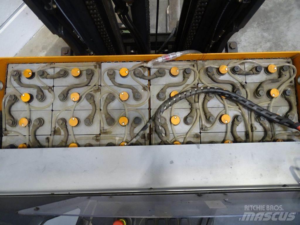 Still FM-X14 Reach truck - depo içi istif araçları