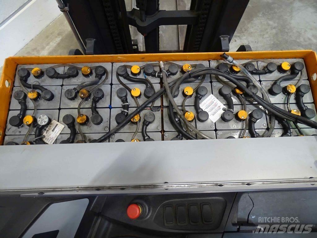Still FM-X14 Reach truck - depo içi istif araçları