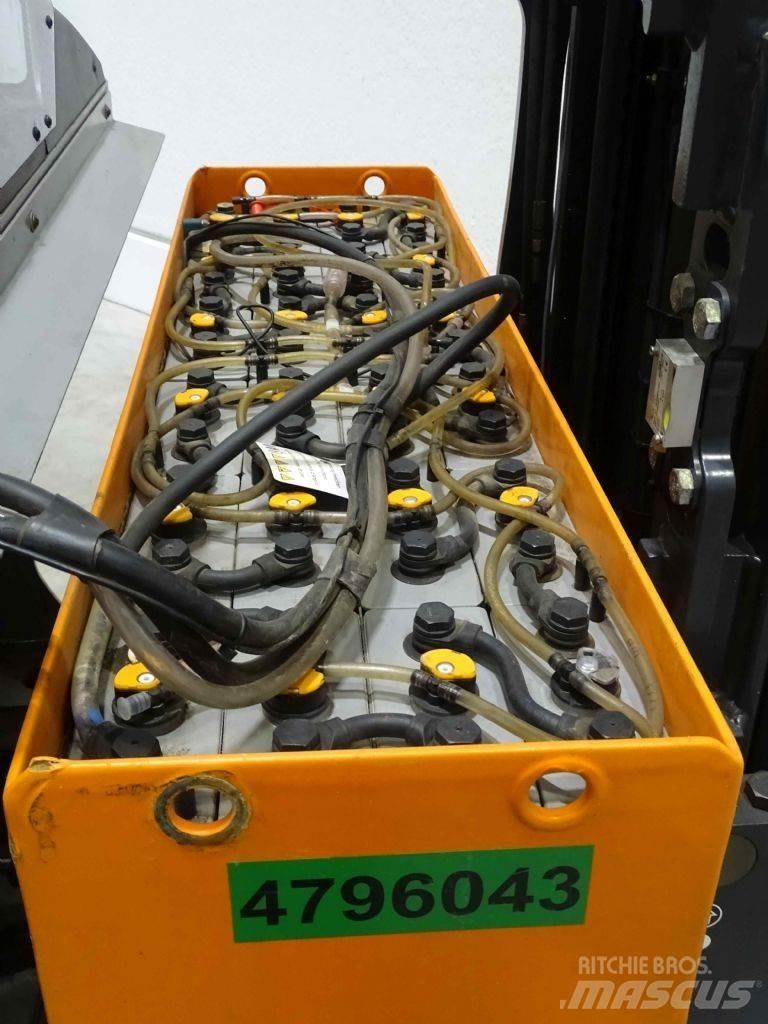Still FM-X14 Reach truck - depo içi istif araçları
