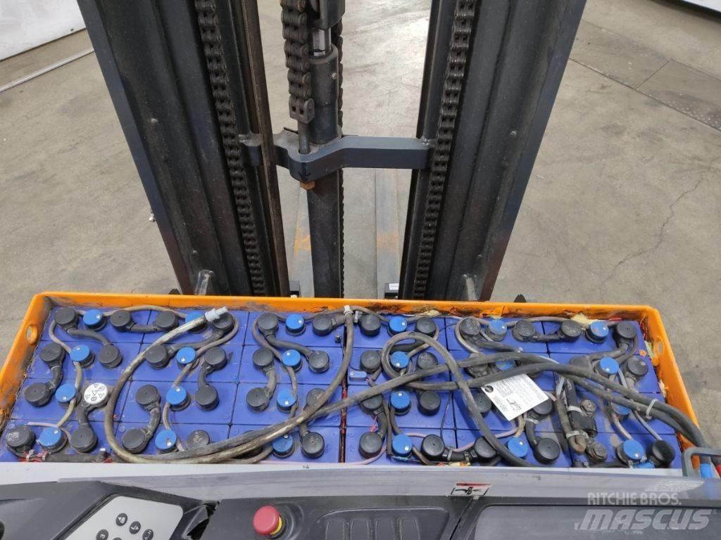 Still FM-X14 Reach truck - depo içi istif araçları