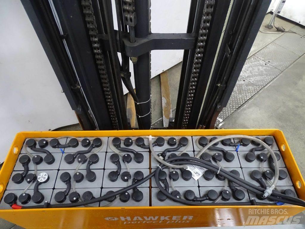 Still FM-X14 Reach truck - depo içi istif araçları