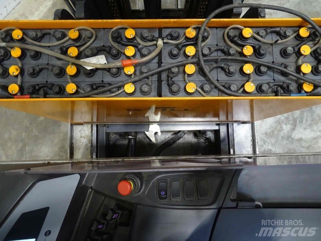 Still FM-X14 Reach truck - depo içi istif araçları