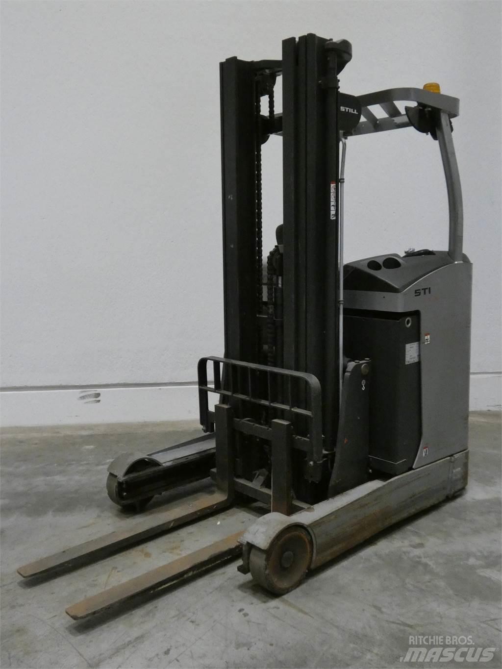 Still FM-X14 Reach truck - depo içi istif araçları