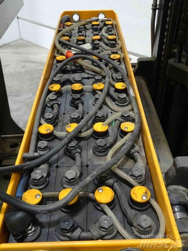 Still FM-X14 Reach truck - depo içi istif araçları