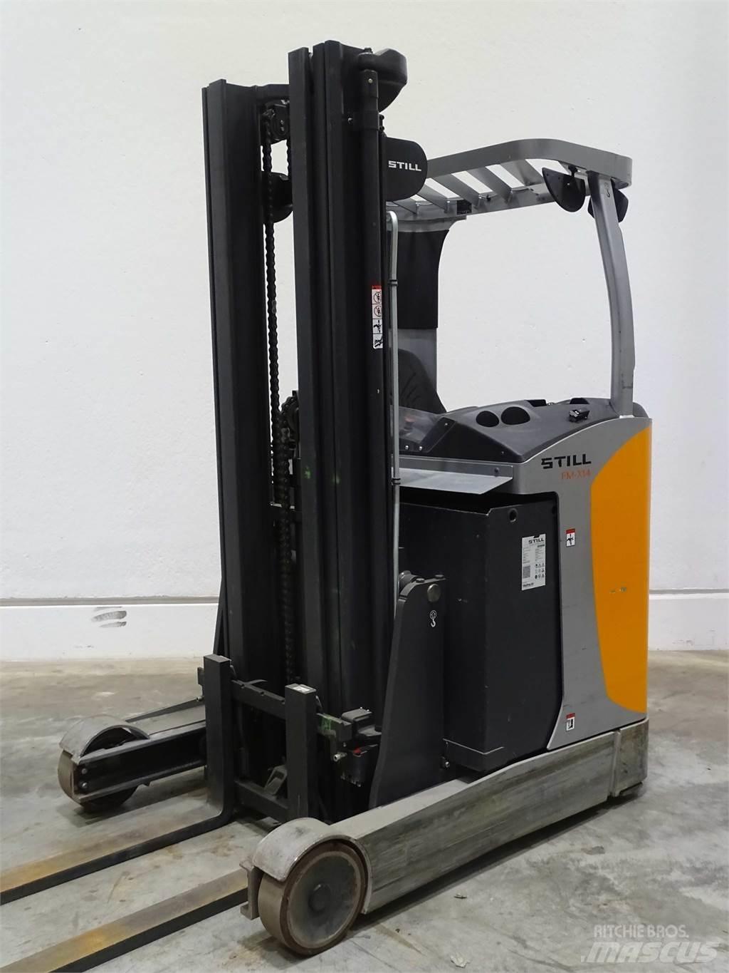 Still FM-X14 Reach truck - depo içi istif araçları