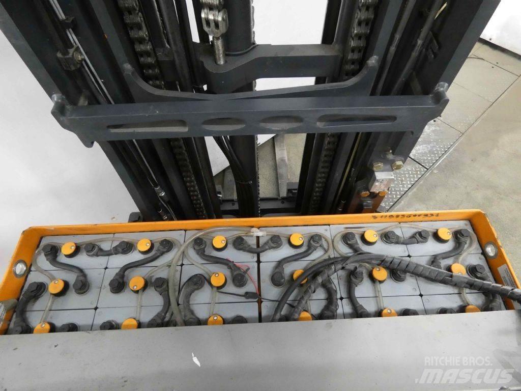 Still FM-X14 Reach truck - depo içi istif araçları