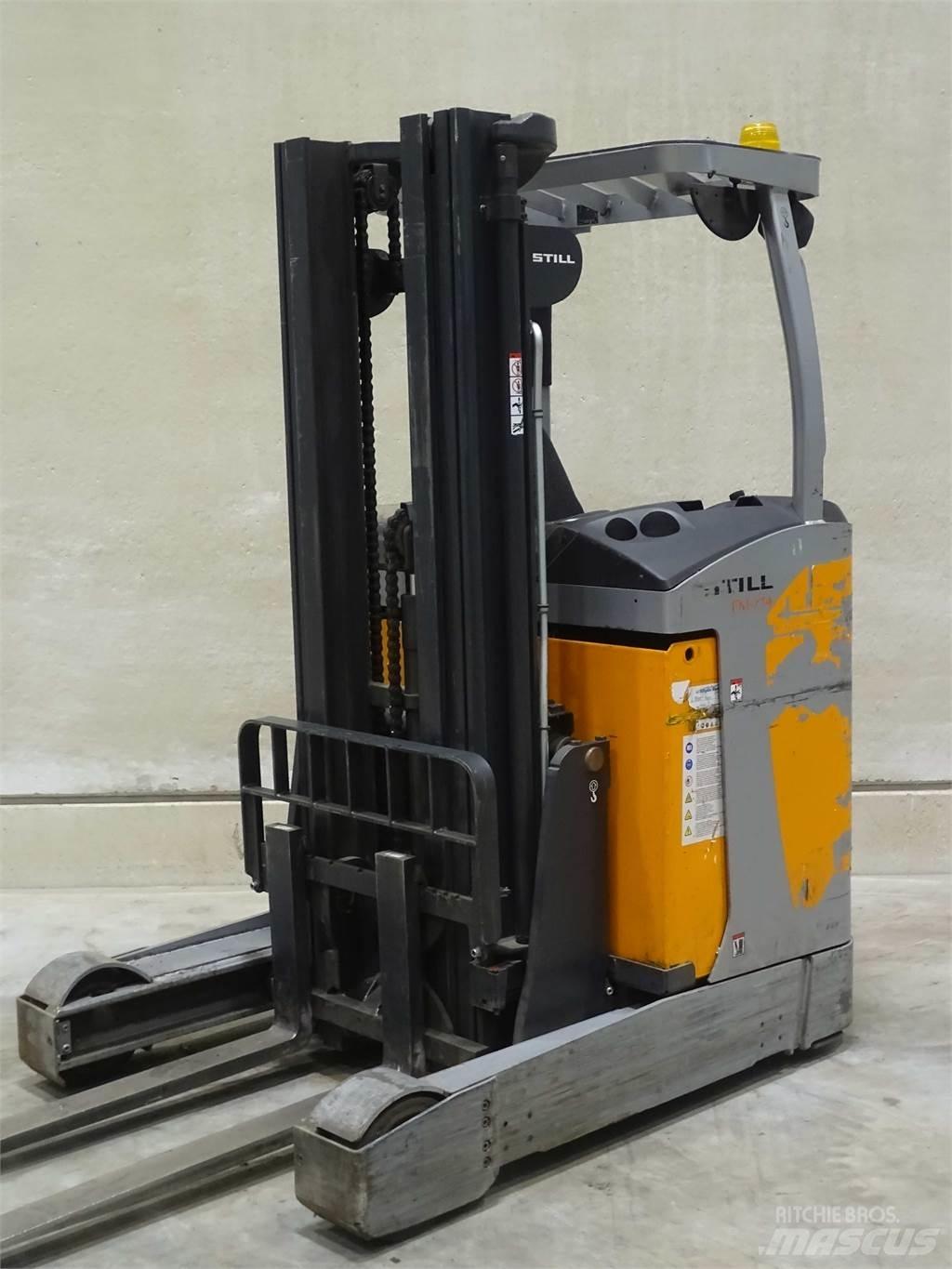 Still FM-X14 Reach truck - depo içi istif araçları