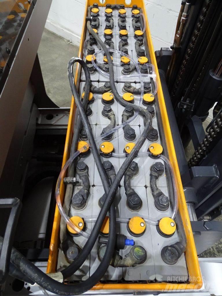 Still FM-X17 Reach truck - depo içi istif araçları