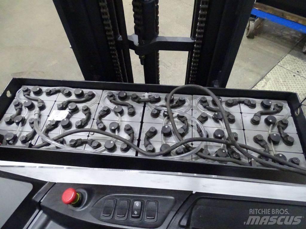 Still FM-X17 Reach truck - depo içi istif araçları