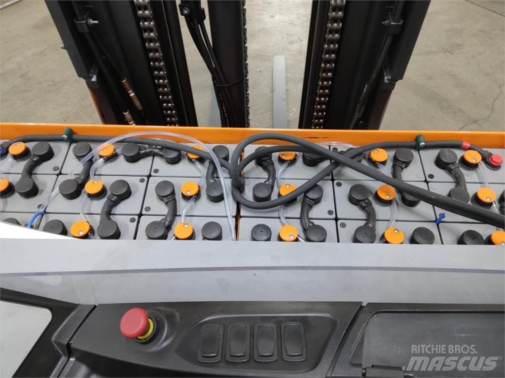 Still FM-X17 Reach truck - depo içi istif araçları