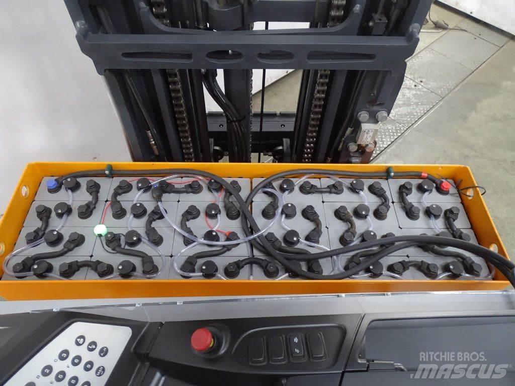 Still FM-X17 Reach truck - depo içi istif araçları