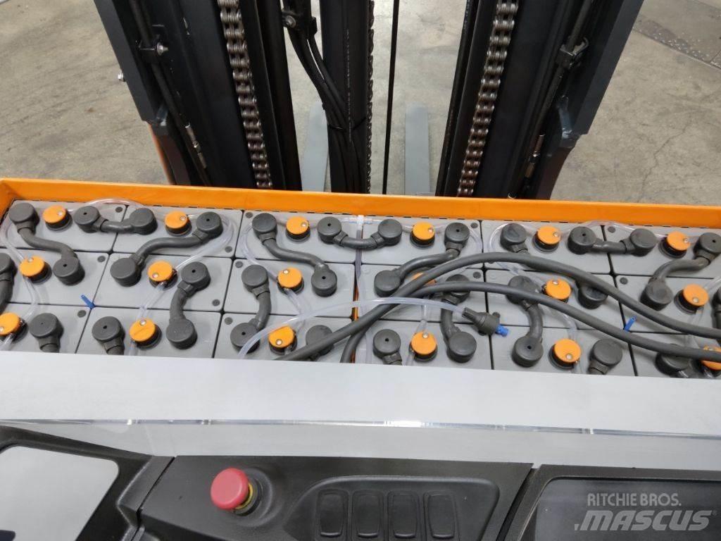 Still FM-X17 Reach truck - depo içi istif araçları