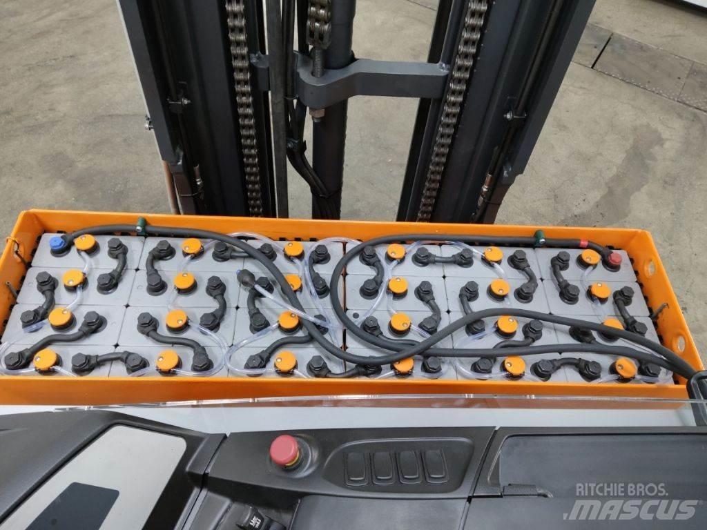 Still FM-X17 Reach truck - depo içi istif araçları