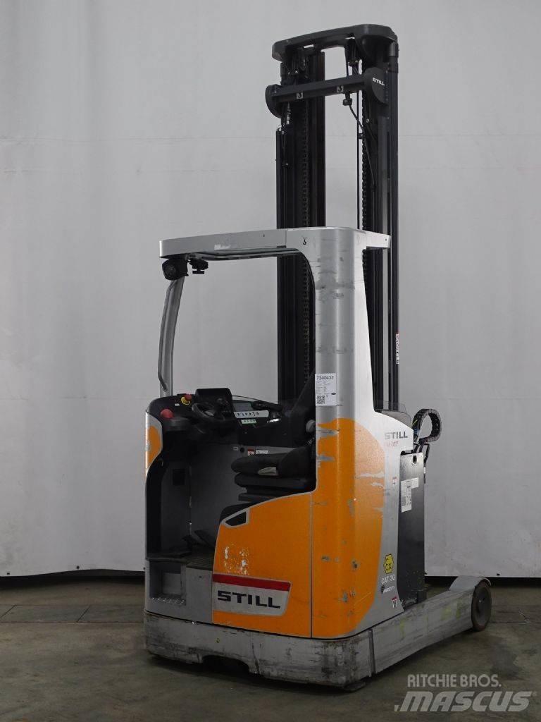 Still FM-X17 Reach truck - depo içi istif araçları