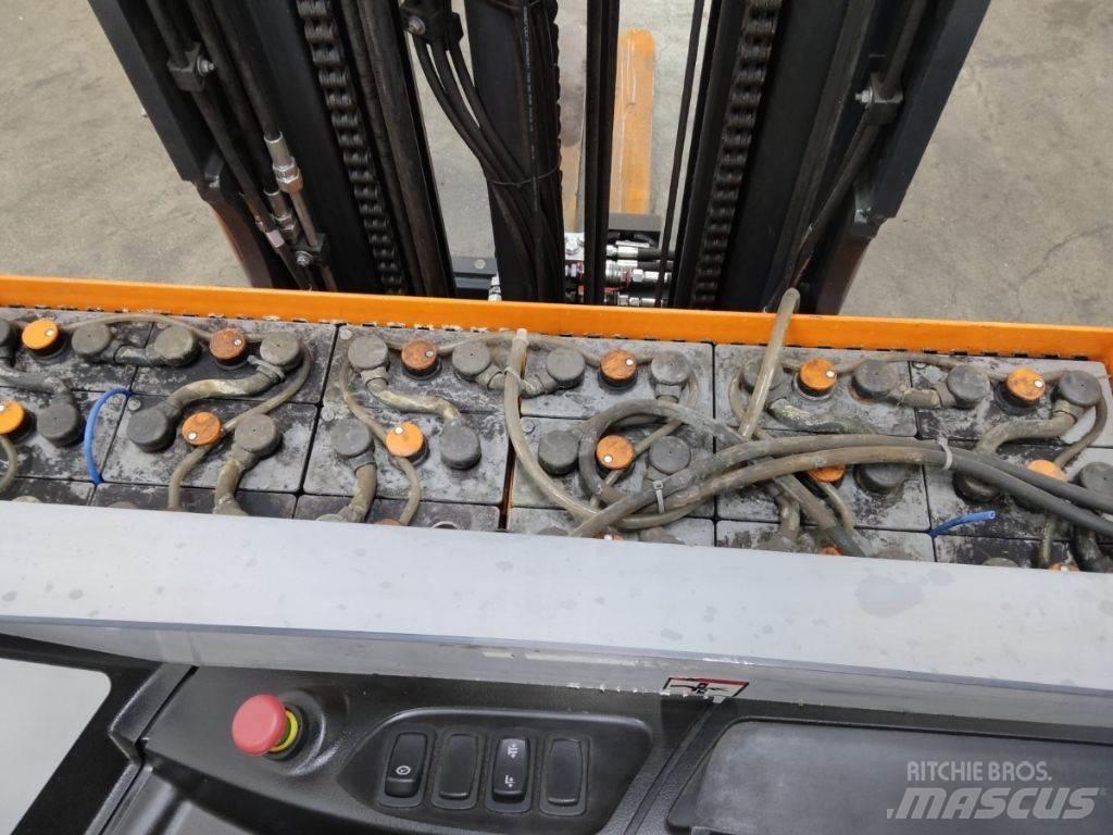 Still FM-X17 Reach truck - depo içi istif araçları