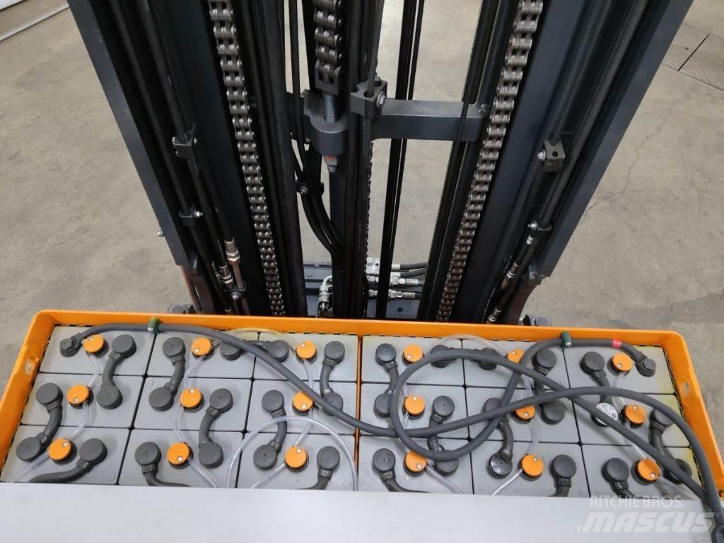 Still FM-X17 Reach truck - depo içi istif araçları