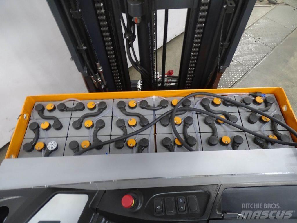 Still FM-X17 Reach truck - depo içi istif araçları