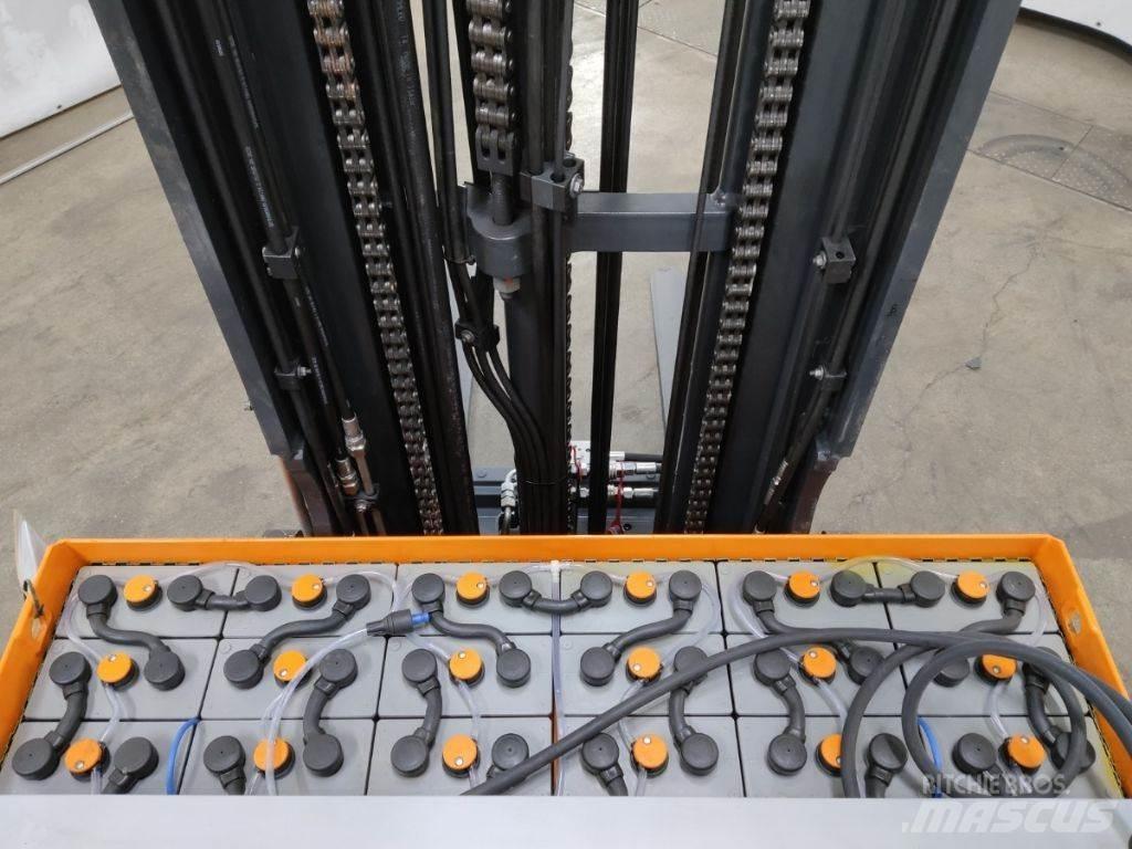 Still FM-X17 Reach truck - depo içi istif araçları