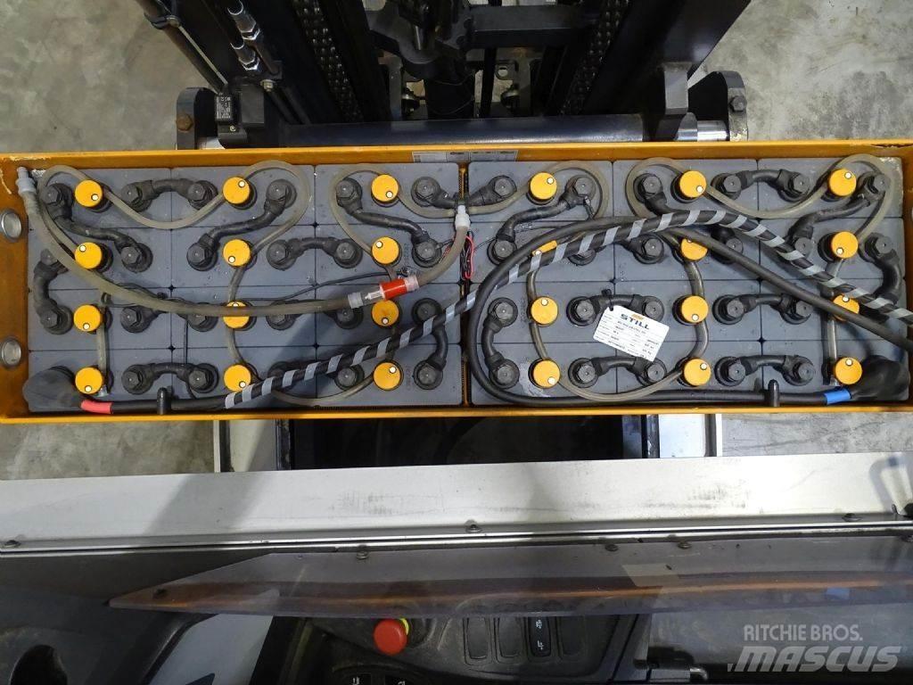 Still FM-X17 Reach truck - depo içi istif araçları