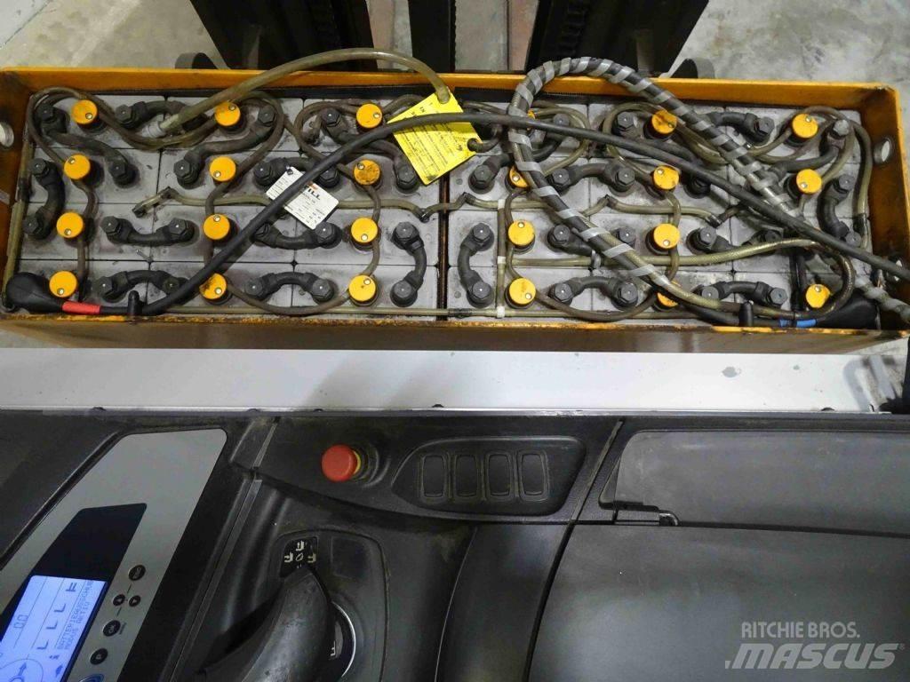 Still FM-X17 Reach truck - depo içi istif araçları