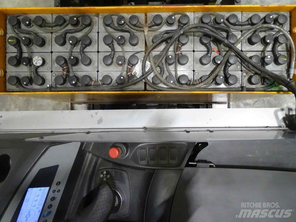 Still FM-X17 Reach truck - depo içi istif araçları