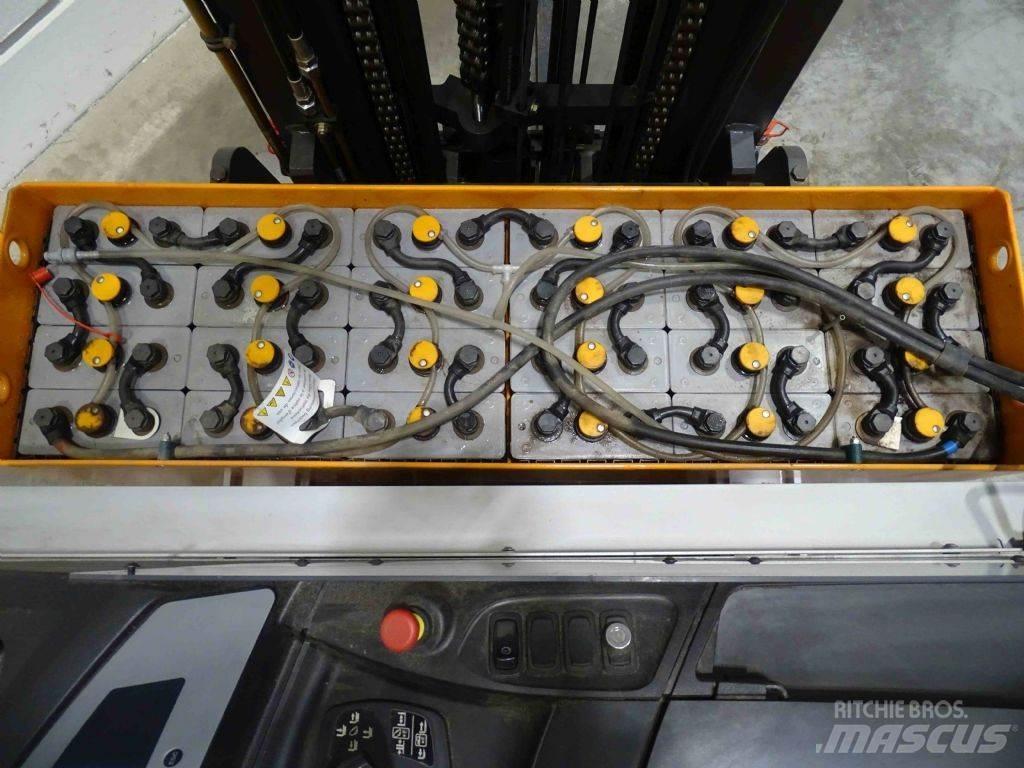Still FM-X17 Reach truck - depo içi istif araçları