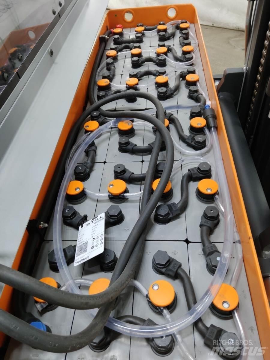 Still FM-X17 Reach truck - depo içi istif araçları