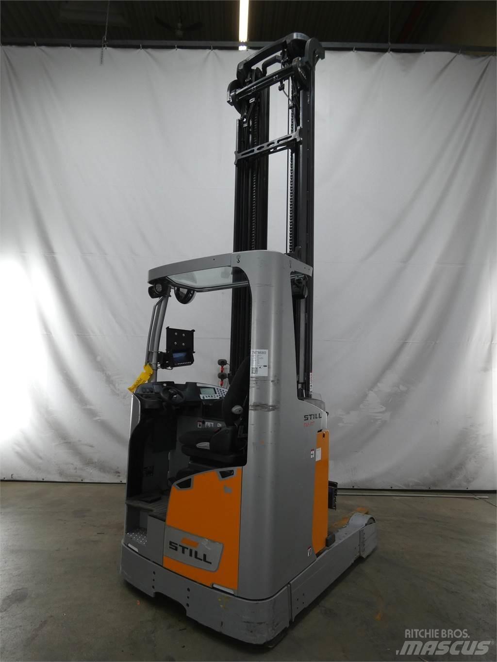 Still FM-X17 Reach truck - depo içi istif araçları
