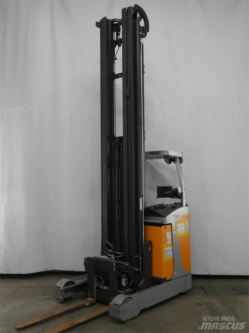 Still FM-X17 Reach truck - depo içi istif araçları