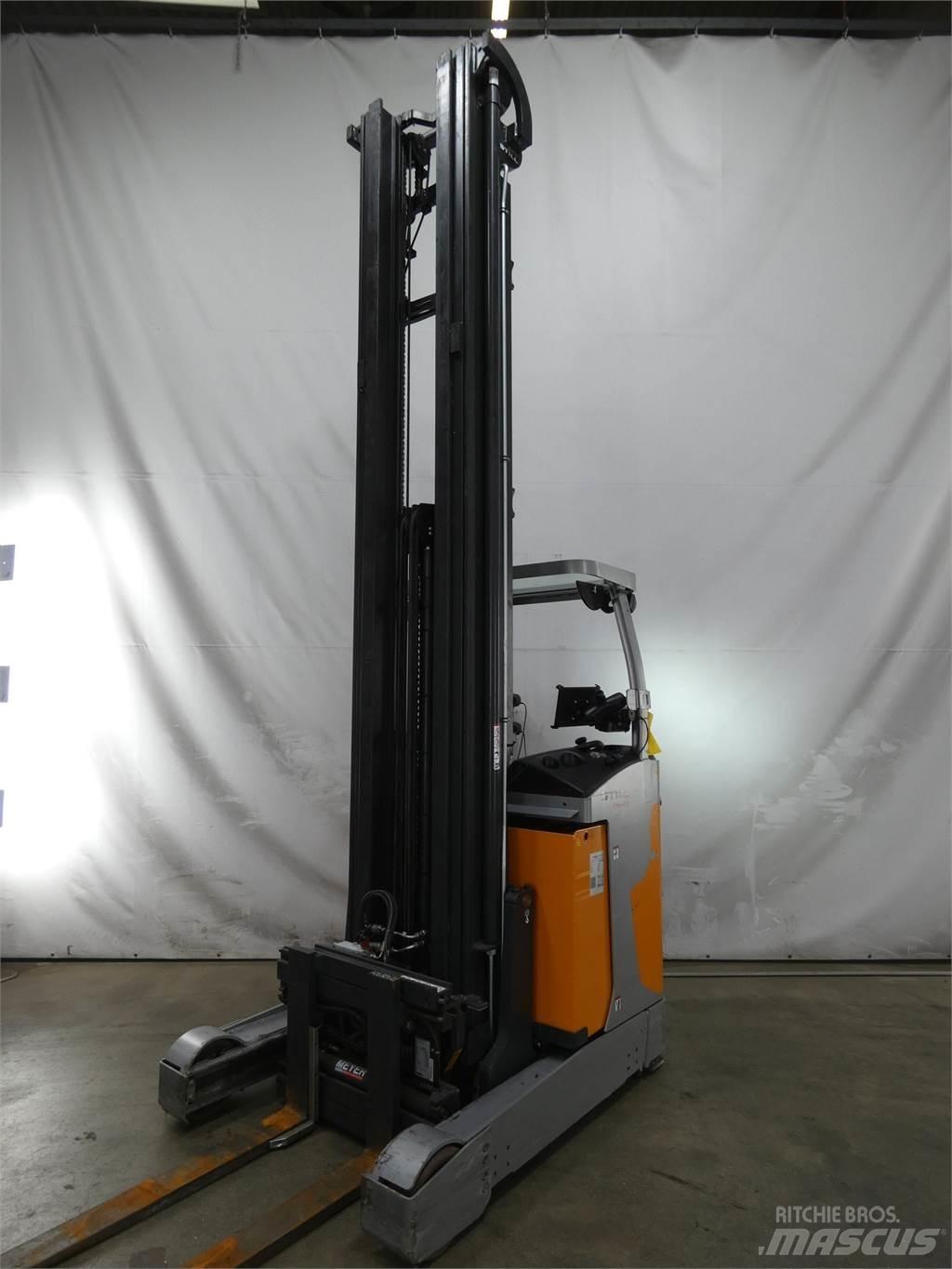Still FM-X17 Reach truck - depo içi istif araçları