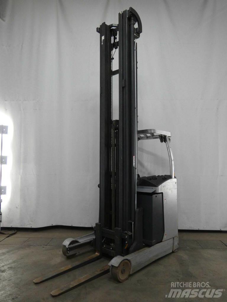 Still FM-X17 Reach truck - depo içi istif araçları