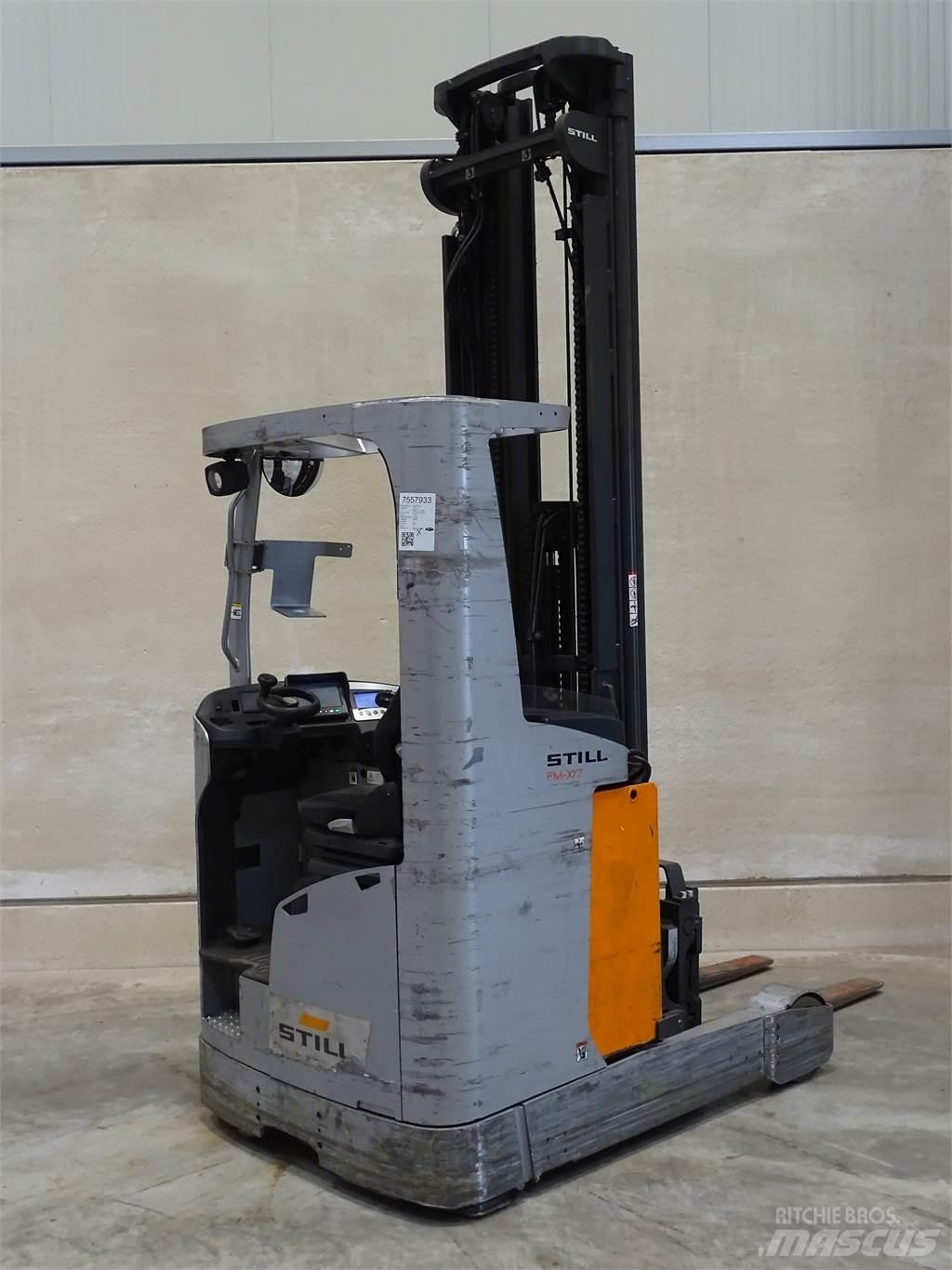 Still FM-X17 Reach truck - depo içi istif araçları