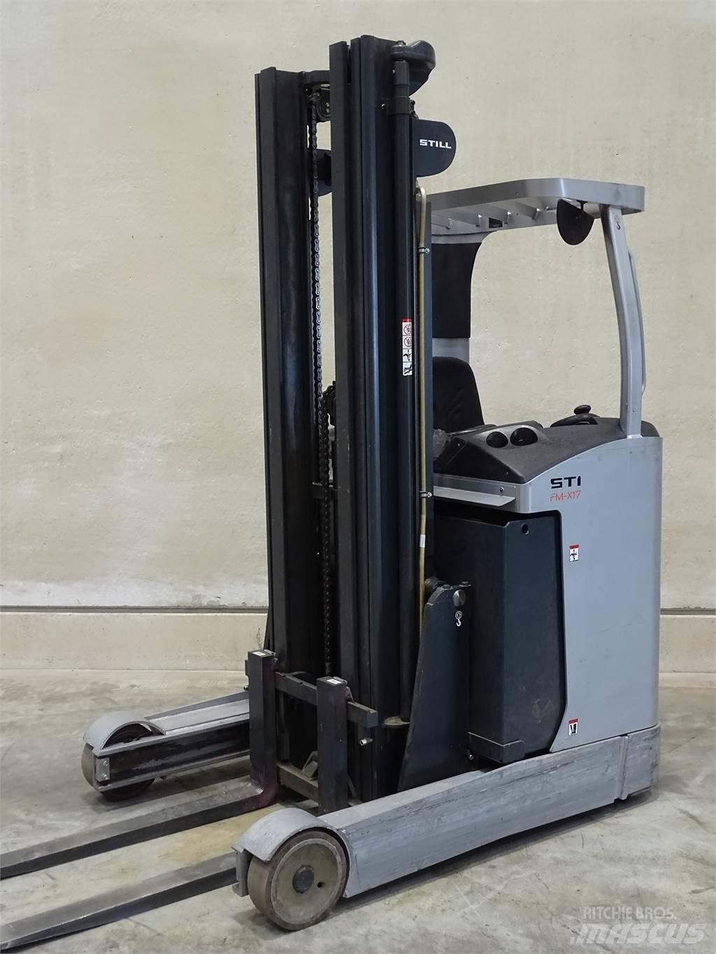 Still FM-X17 Reach truck - depo içi istif araçları
