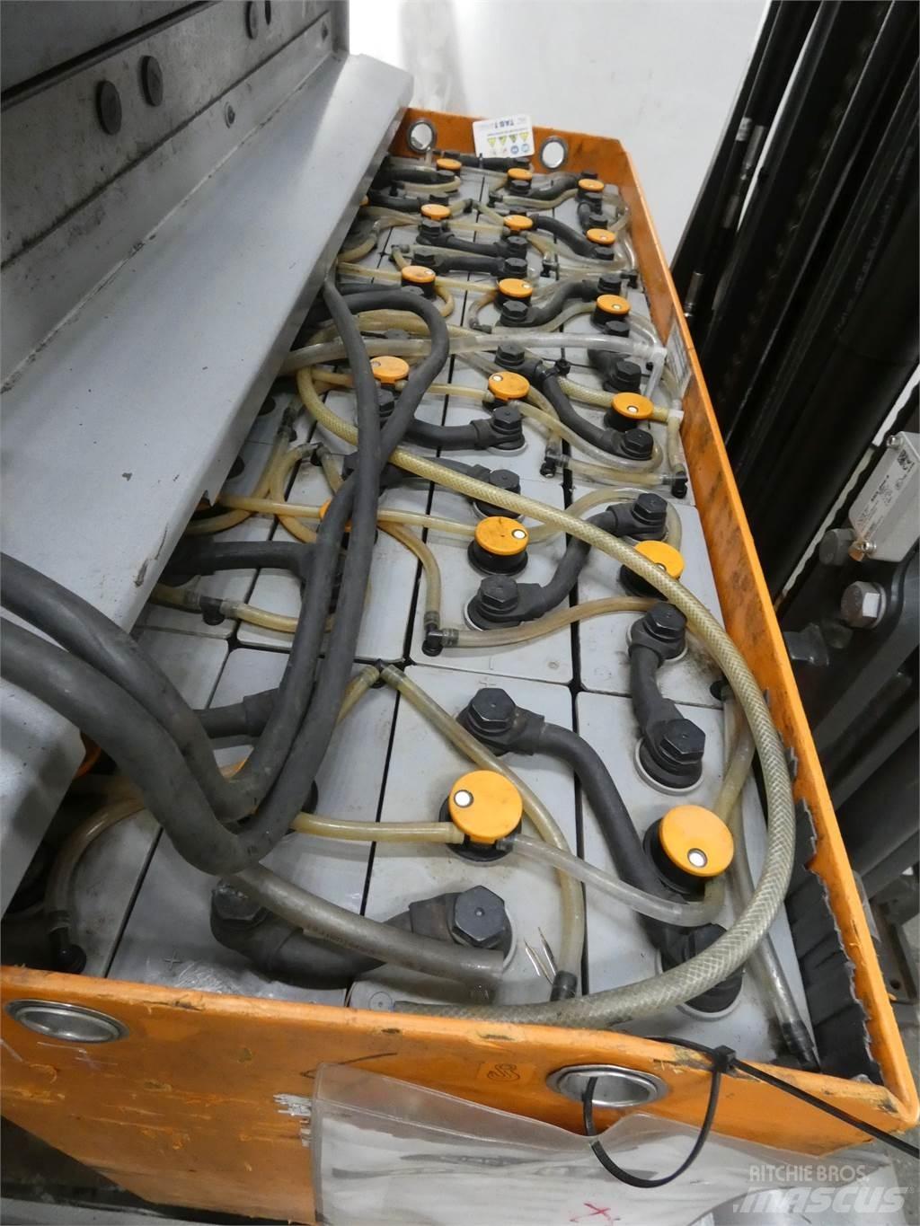 Still FM-X17/TK Reach truck - depo içi istif araçları