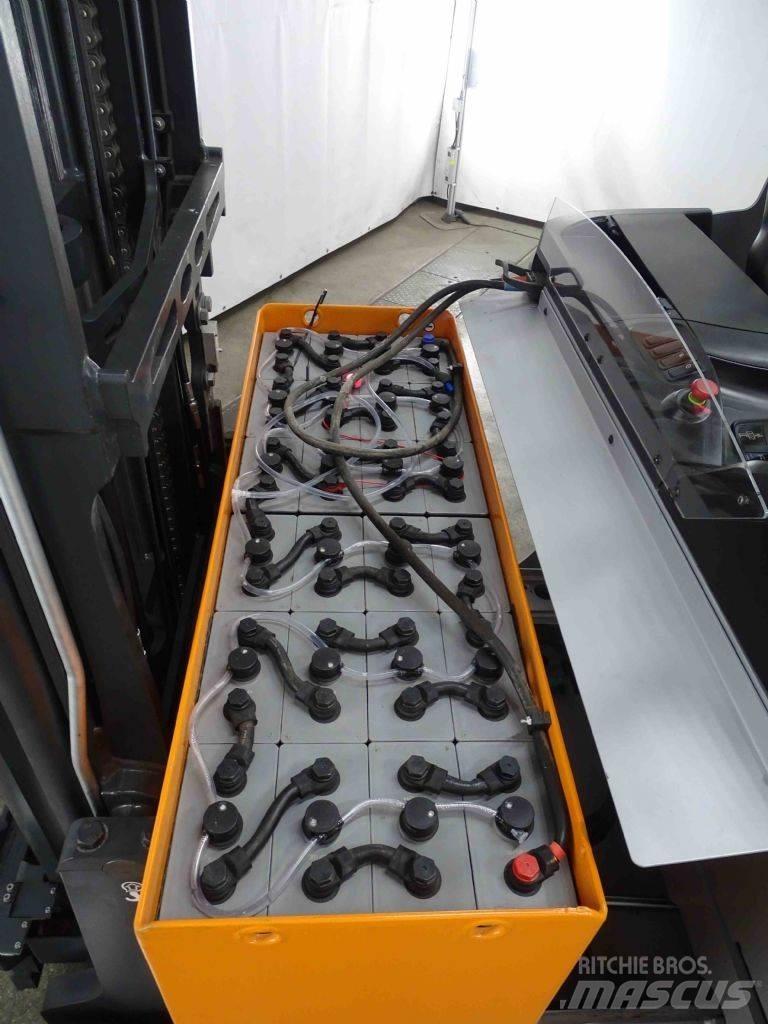Still FM-X20 Reach truck - depo içi istif araçları