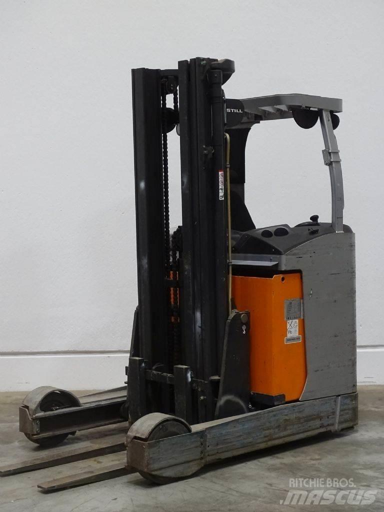 Still FM-X20 Reach truck - depo içi istif araçları