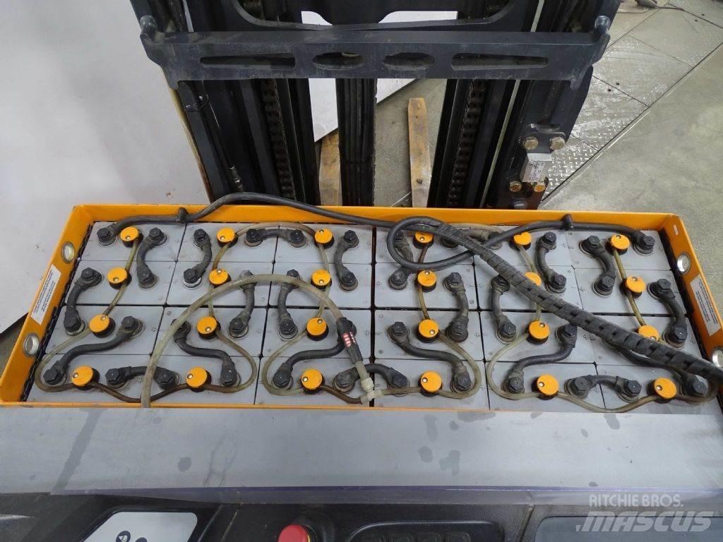 Still FM-X20 Reach truck - depo içi istif araçları