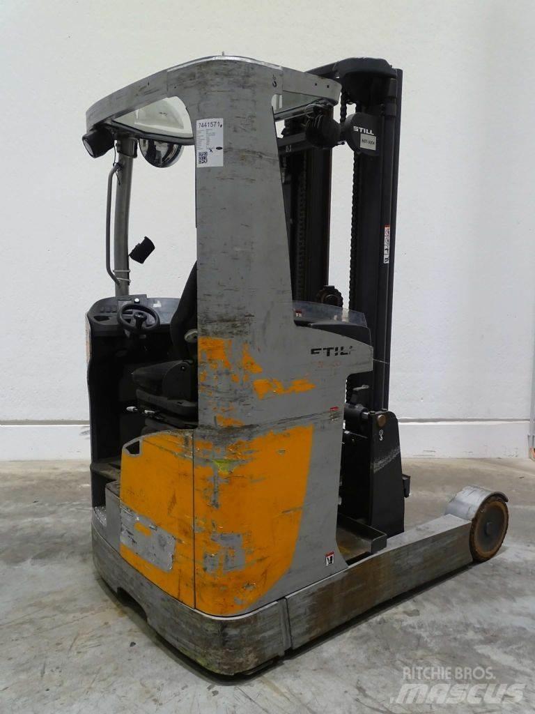 Still FM-X20 Reach truck - depo içi istif araçları