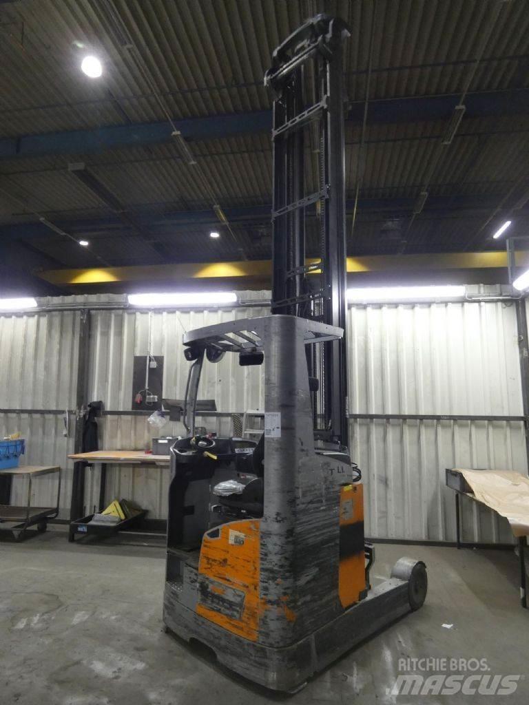 Still FM-X20 Reach truck - depo içi istif araçları
