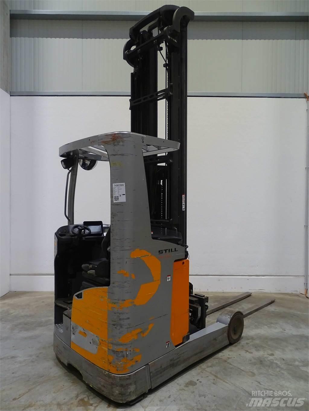 Still FM-X20 Reach truck - depo içi istif araçları